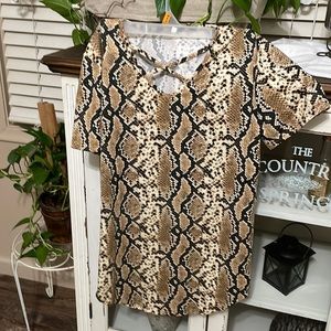 Women’s size small short sleeve snake print top